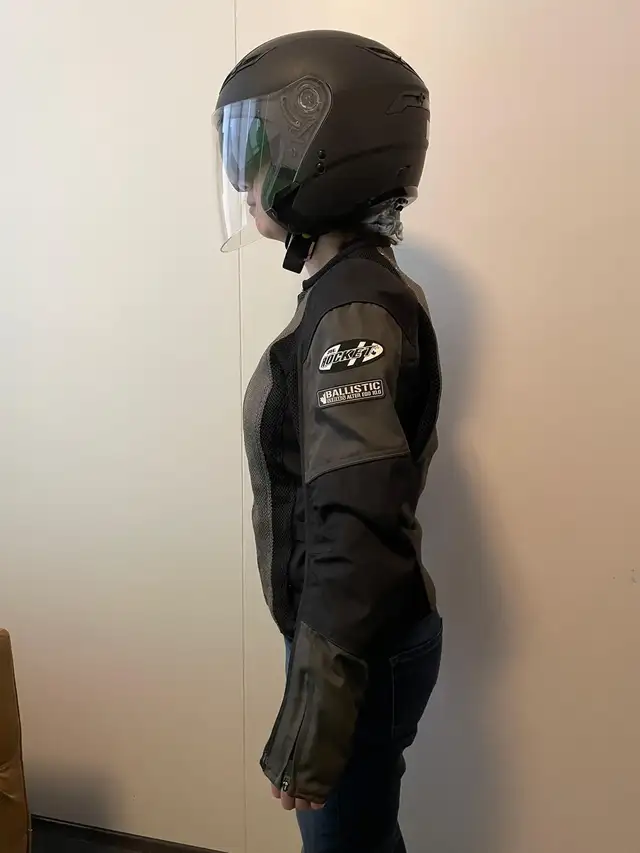 Women's Motorcycle Jacket in Women's - Tops & Outerwear in City of Toronto - Image 3