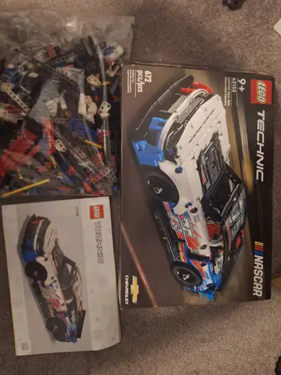 all pieces included. They are taken apart and put into official Lego bags. Instructions and box incl...