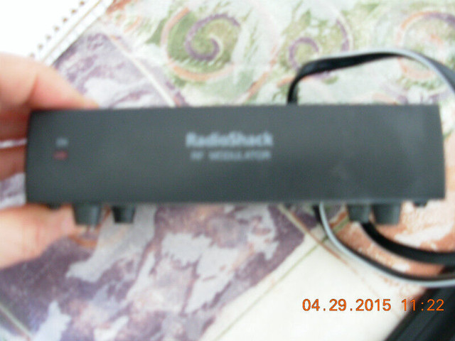 Radio Shack RF Modulator TV accessory/accessoire 15-1214A in General Electronics in City of Montréal