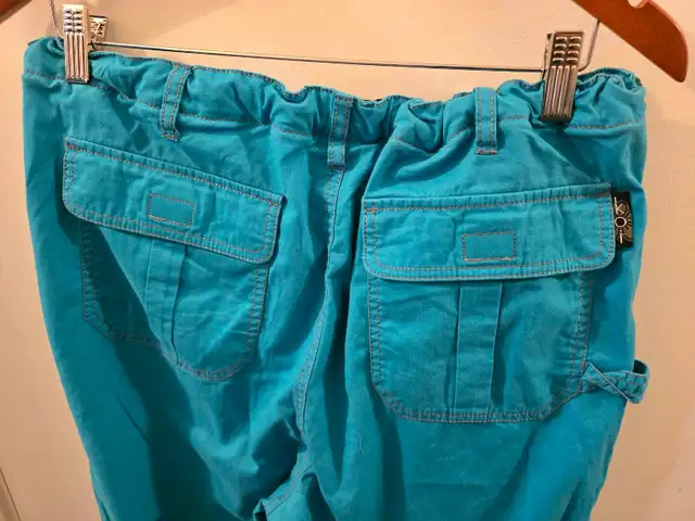 kio scrub pants  in Women's - Bottoms in Edmonton - Image 8