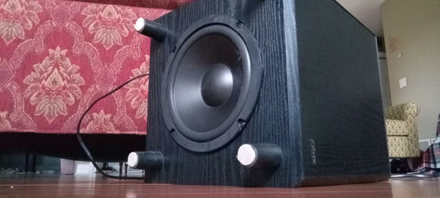 Advent subwoofer in Speakers in Leamington