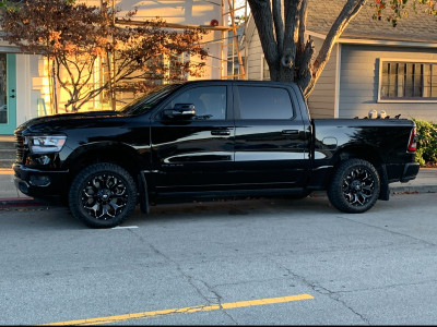 2019 RAM 1500 Laramie Sport - Blackout Edition