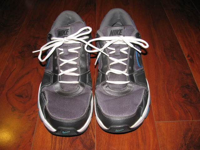 Nike Air Flex Trainer Athletic Shoes in Other in Oakville / Halton Region - Image 2