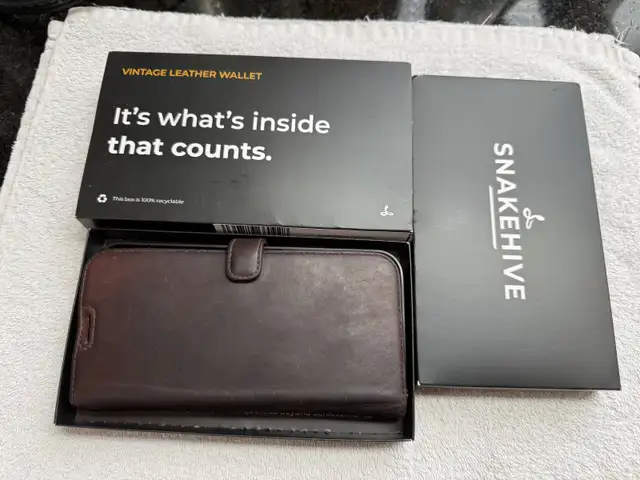 Snakehive iPhone 13, 14, 15 Pro Max Leather Wallet Case in Cell Phone Accessories in Ottawa - Image 4