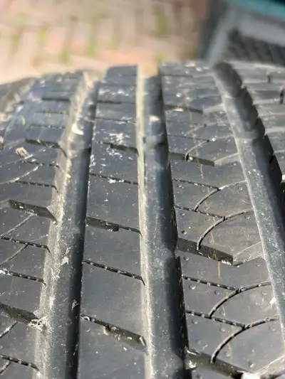 235/55R18 x 4