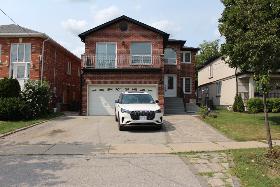 For Rent - 4-Bdrm House in Woodbridge 1