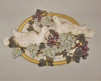 PEACE DOVES GRAPEVINE LEAVES WALL PLAQUE