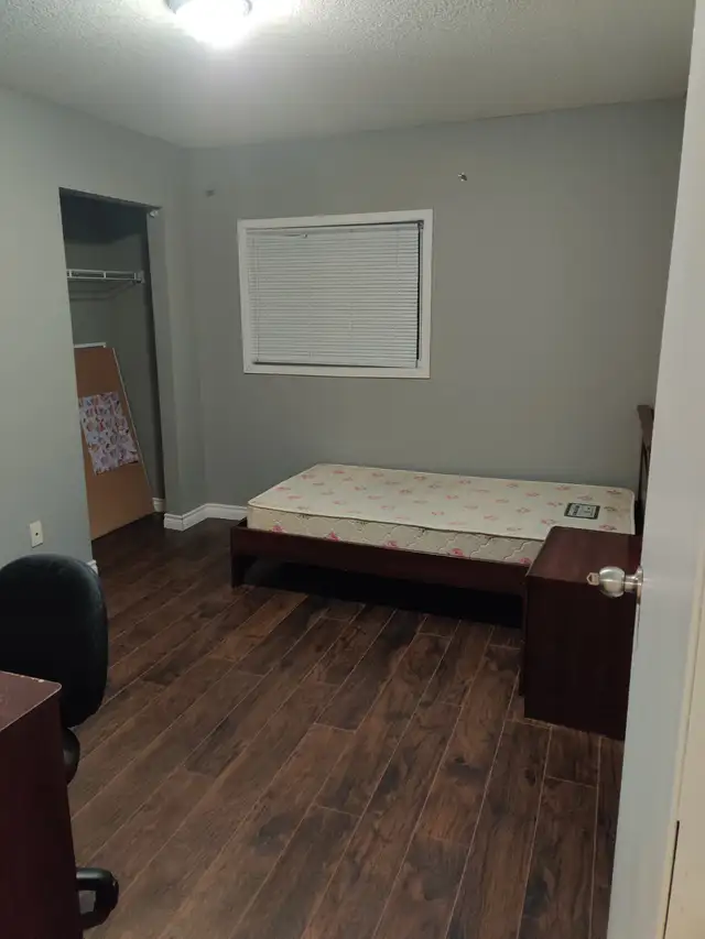 Across from WLU | Furnished | Utilities Incl. | SUBLET| in Long Term Rentals in Kitchener / Waterloo - Image 5