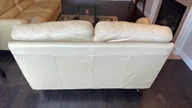 Italian leather loveseat sofa in Couches & Futons in Kitchener / Waterloo - Image 3