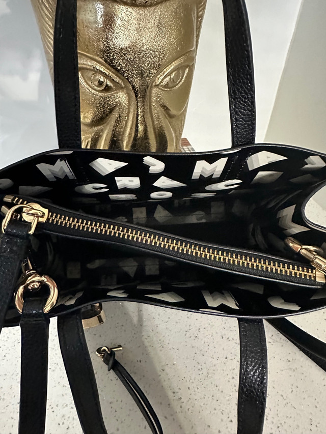 Marc Jacobs Bag in Women's - Bags & Wallets in Edmonton - Image 4