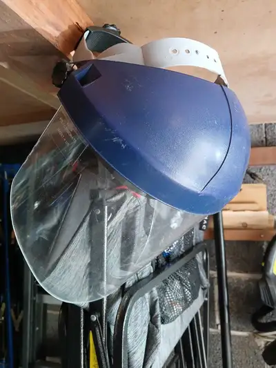 This is a polycarbonate face shield designed to protect your face from impacts, particles, and splas...