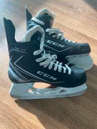 CCM RIB XT Skates - Size 5