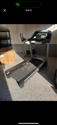 horizon Treadmill for sale good condition works great as it is w
