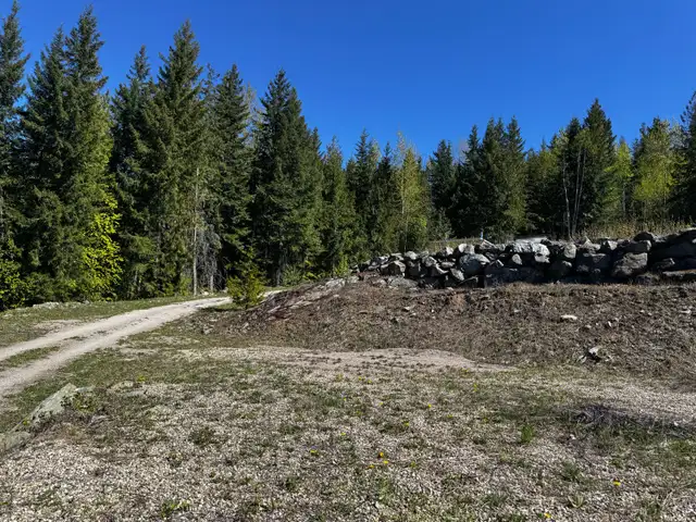 Shuswap lakeview 1.5 acre lot with infrastructure  in Land for Sale in Kamloops - Image 3