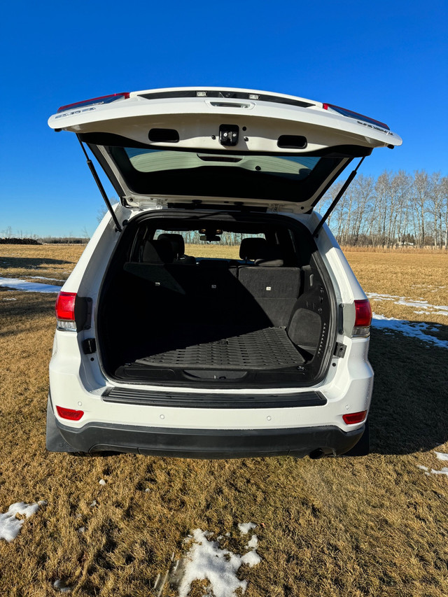 2019 Jeep Grand Cherokee in Cars & Trucks in Edmonton - Image 4