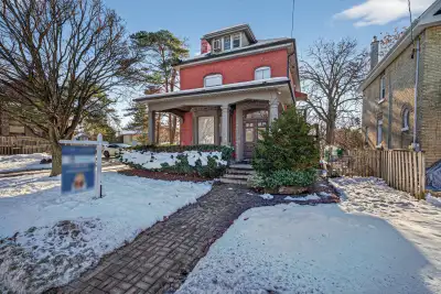 Professionally designed main-floor space available in a well-maintained mixed-use building in downto...