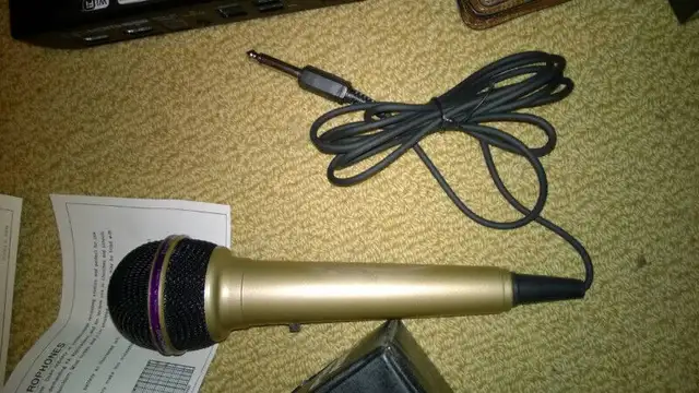 Microphone stand and one microphone of your choice in Other in Mississauga / Peel Region - Image 10