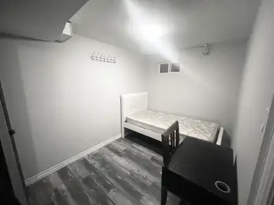 Must call or text to get immediate response 6️⃣4️⃣7️⃣-6️⃣6️⃣7️⃣-7️⃣7️⃣4️⃣2️⃣ FURNISHED room for rent...