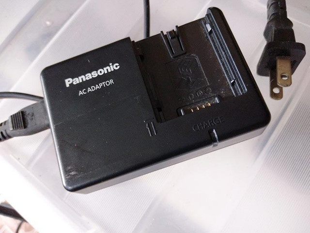 PANASONIC VSK0697 VIDEO CAMERA BATTERY CHARGER in Cameras & Camcorders in Mississauga / Peel Region