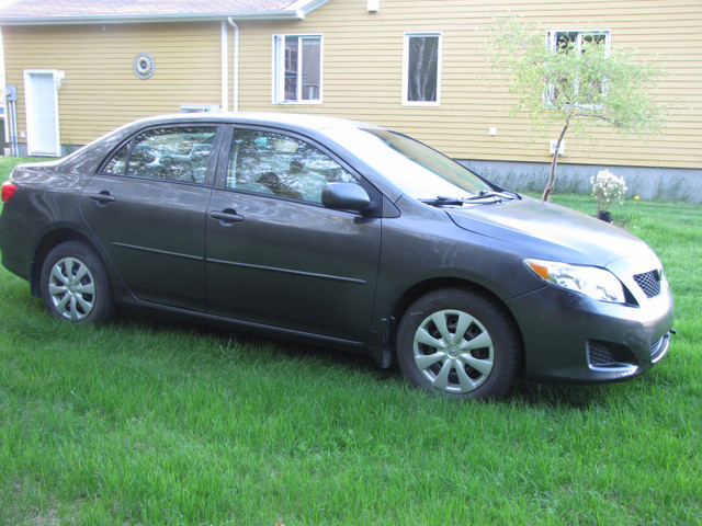 TOYOTA COROLLA 2010 dans Autos et camions  à Saguenay - Image 4