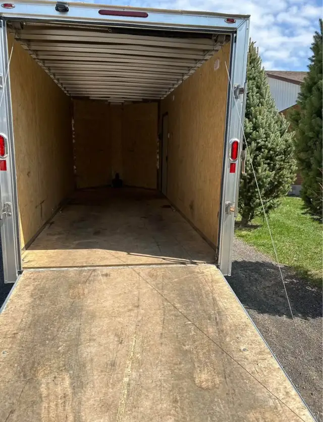 Legend Enclosed Trailer Rental in Cargo & Utility Trailers in Hamilton - Image 6