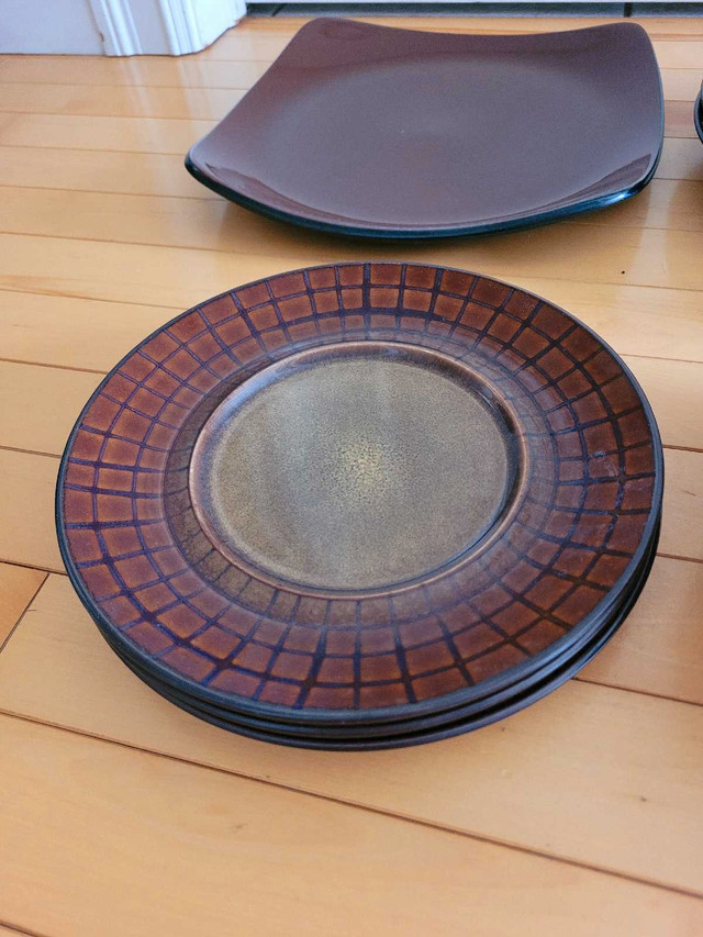 Like NEW BOWRING Dinning Plates Set 10 pcs. Large, Medium, Small in Kitchen & Dining Wares in Bedford - Image 3