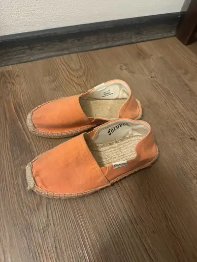 Girls shoes size 13 Soludos in great used condition, View more