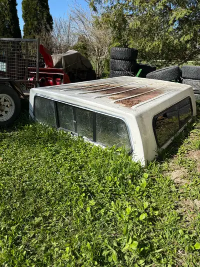 In good condition got a back rack no longer using came off an F150 then was put on a Toyota Tacoma