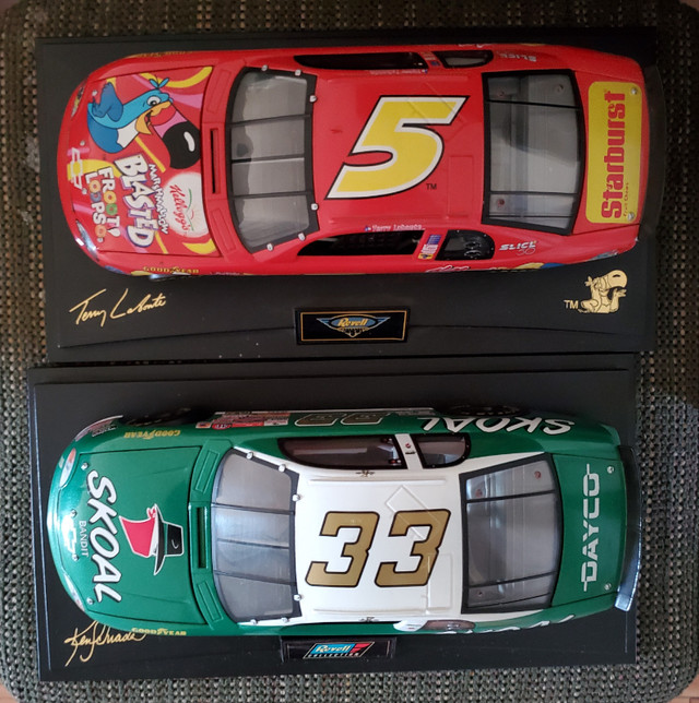 Diecast Nascars Scale 1:18 in Hobbies & Crafts in Ottawa