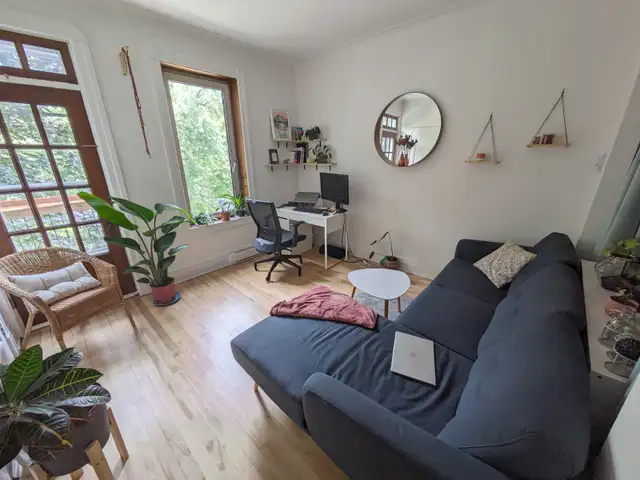 PARC LAURIER (sur la rue Laurier, face au parc) 4 ½ rénové, 1 ch in Long Term Rentals in City of Montréal - Image 3