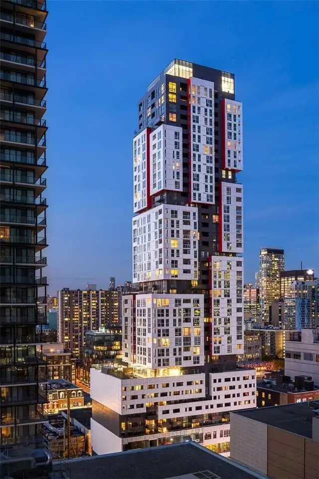 Studio / Bachelor For Rent in Downtown core Toronto 318 Richmond