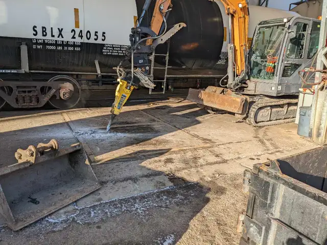 Excavating & brush cutting Grading62866659823746123