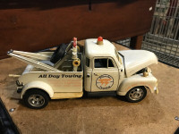 COOL 1953 LOOK CHEVY TOY TOW TRUCK MODEL 1:24TH SCALE