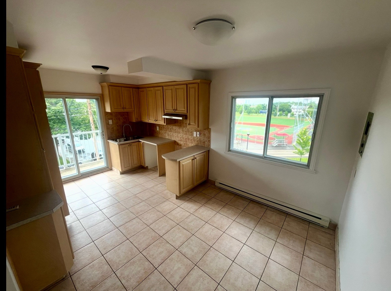 6 1/2 Renové Lumineux et spacieux — photo 1