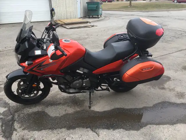 2009 Suzuki DL VStrom 650 in Sport Bikes in Mississauga / Peel Region - Image 4