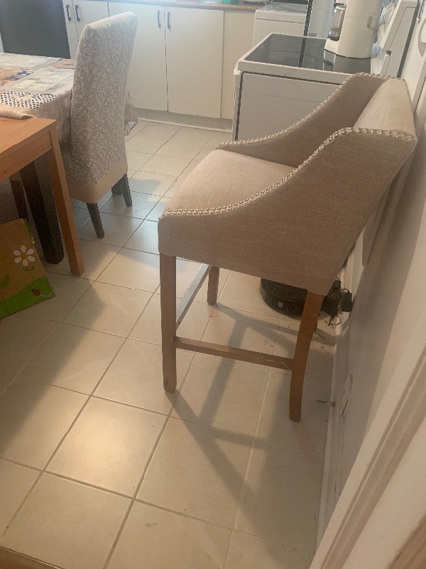 Wanted roomate available for august 2023 near parc and acadie