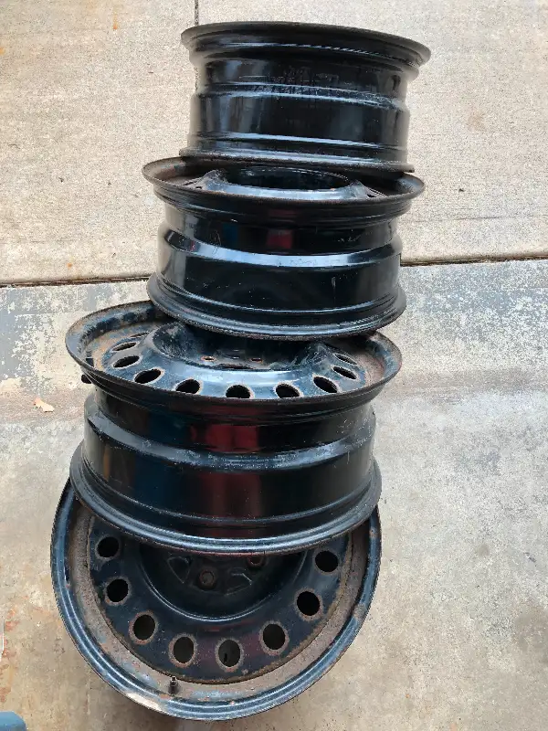 Set of 4 Toyota Corolla metal rims in Tires & Rims in St. Catharines - Image 2