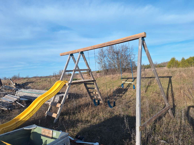 Kids swing set in Other in Kawartha Lakes - Image 2