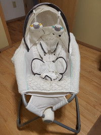 Fisher-Price® My Little Lamb Deluxe Rock ‘n Play™ Soothing Seat