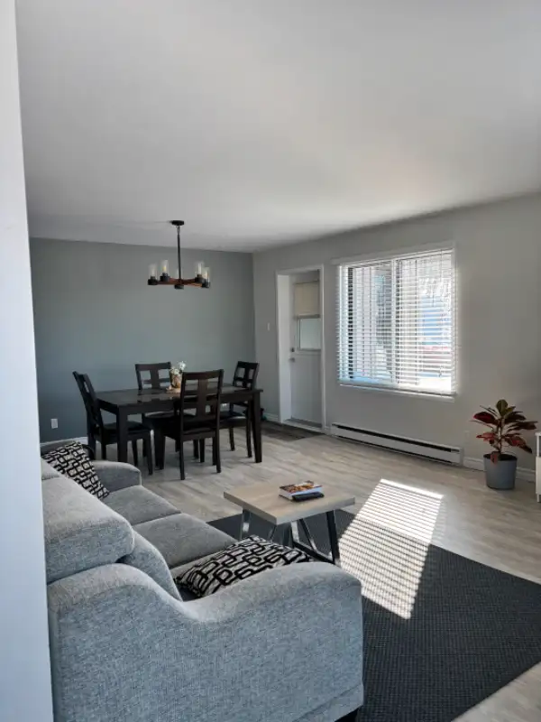 Lévis  Grand 4 1/2 Rénové, Style Condo, Secteur Desjardins in Long Term Rentals in Lévis - Image 3