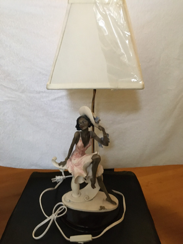 VINTAGE LAMP  NEW SWAN TIFFANY STYLE LAMP & MORE ITEMS in Arts & Collectibles in Mississauga / Peel Region - Image 3