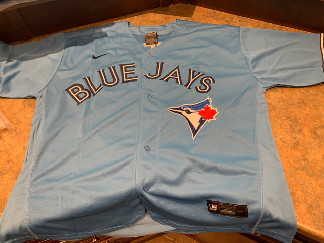 Toronto Blue Jays Gurriel Jr mens XL  in Arts & Collectibles in St. Catharines - Image 2