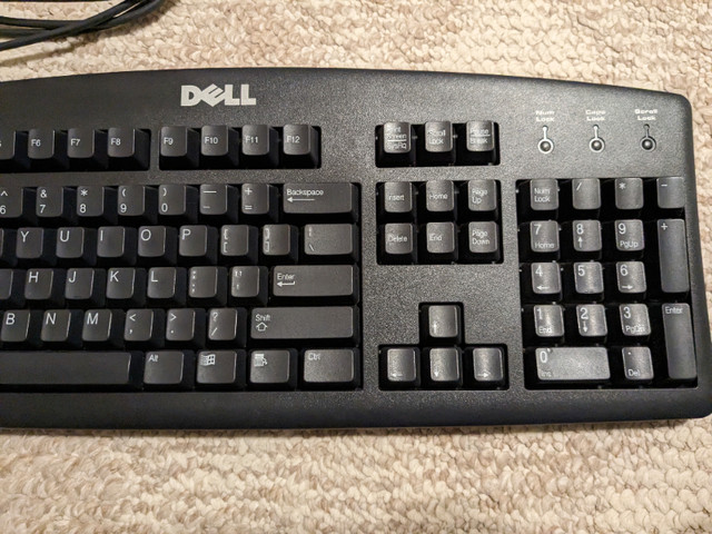 Keyboard Dell PS/2 Black - Works Great in General Electronics in Lethbridge - Image 2