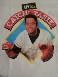 Vintage McCain "Catch the Taste" Roberto Alomar T-Shirt