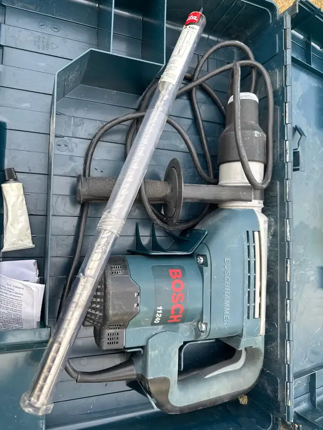 Bosch Hammer Drill in Power Tools in Edmonton - Image 2