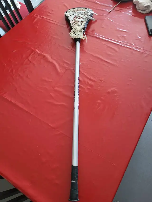 DeBeer Lacrosse Stick in Lacrosse in City of Montréal - Image 4