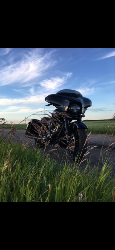 Street Glide Special. Blacked out, no chrome. Passenger back rest, led headlight (day maker) Stage o...