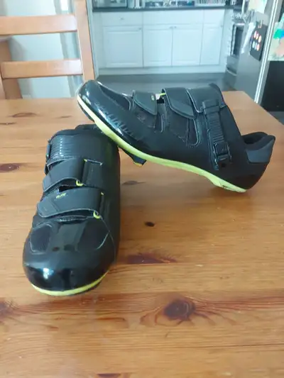 Selling a pair of men's specialized road cycling shoes size 11.5. They are in good shape with a pair...