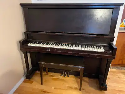 Piano droit Lesage à donner., View more
