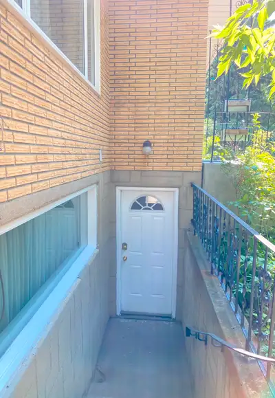 Walk out Basement Suite Next to Kingsway Mall for Rent